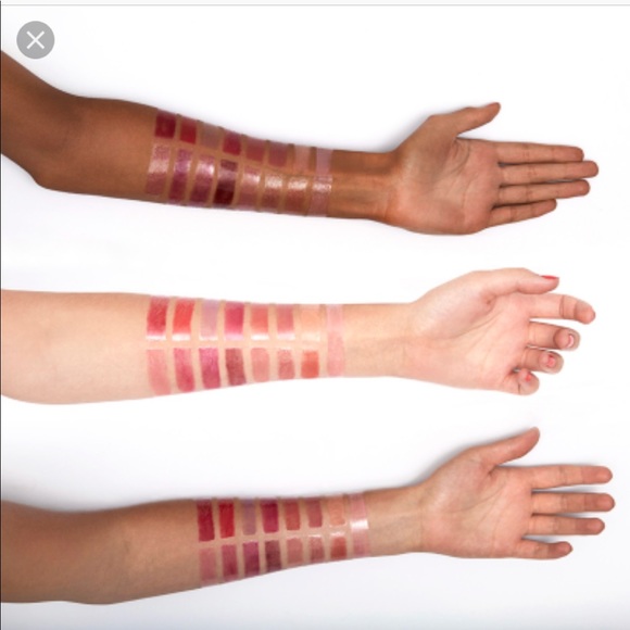 LAST ONE BNIB Buxom Lips off Leash - 15 minis, $58 - Picture 3 of 6